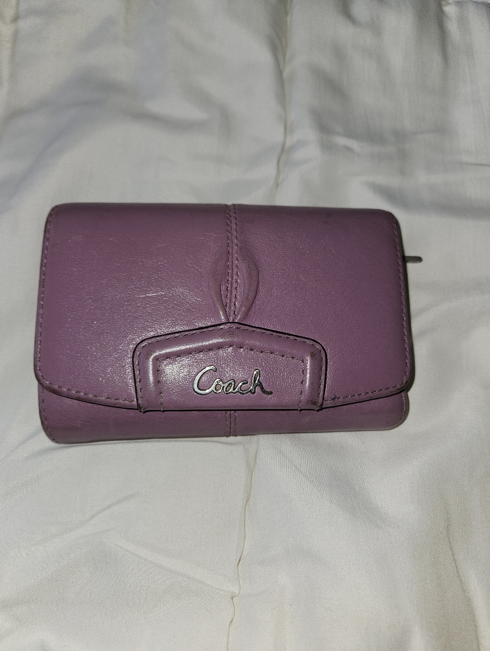 Coach Ashley Leather Bifold Wallet – Purple / Magenta